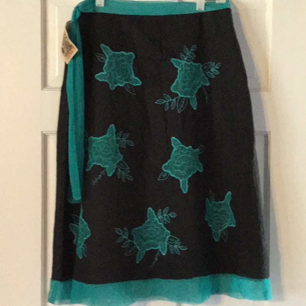 Skirt in turquoise and black by Lapis! 🌟